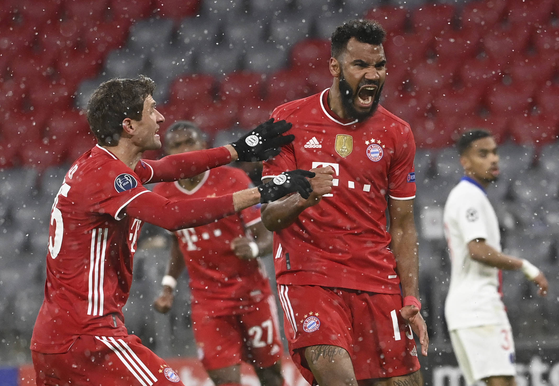 9次扑救力保零封，弗莱肯当选曼城vs勒沃库森全场最佳（狂揽9次扑救零封，弗莱肯加冕曼城对勒沃库森全场最佳）