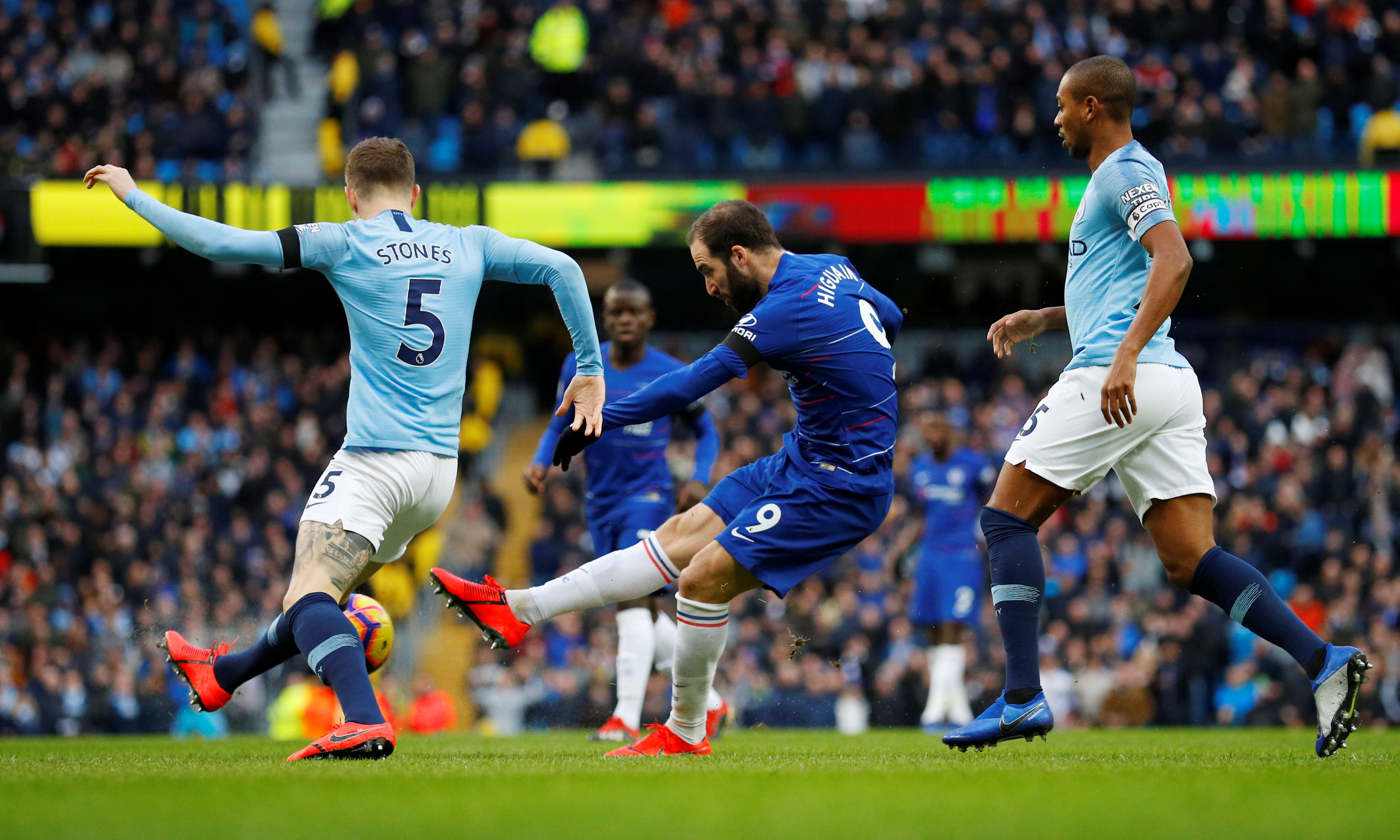 德转：阿森纳考虑明夏追阿德耶米，多特或面临出售球员的压力（德转：阿森纳有意在明夏引进阿德耶米，多特蒙德或承受出售压力）