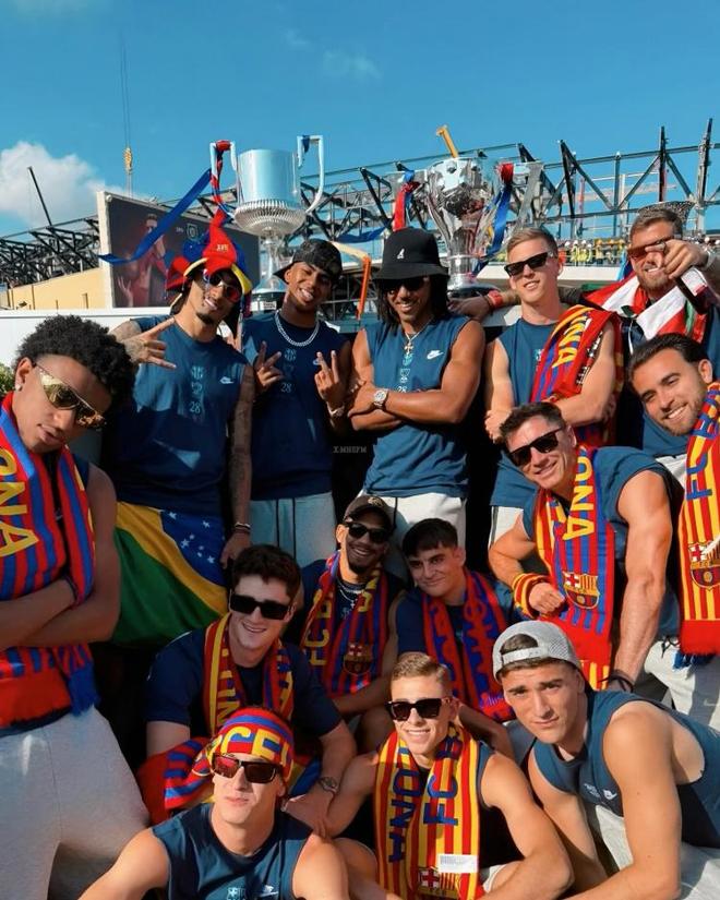 1-3遗憾无缘冠军，穆勒赛后社媒晒照感谢球迷支持（1-3落败无缘冠军，穆勒赛后社媒晒照致谢球迷）