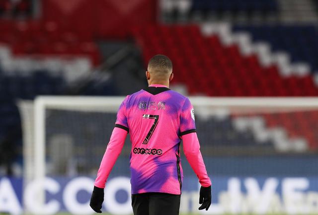 里程碑！威少生涯总抢断数超越艾弗森，升至历史第14（威少达成里程碑：生涯抢断数超越艾弗森，升至历史第14位）