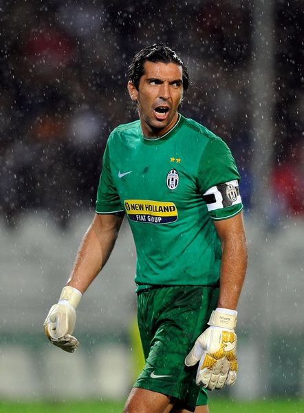 意杯半场：贝内德扎克、罗破门，博洛尼亚1-1帕尔马（意大利杯半场战报：贝内德扎克与罗建功，博洛尼亚1-1战平帕尔马）