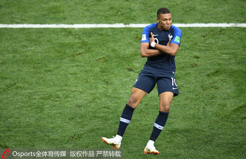 梅西数据：送出39次传球贡献1次助攻，全场未能射门（梅西本场数据：39次传球1次助攻，全场零射门）