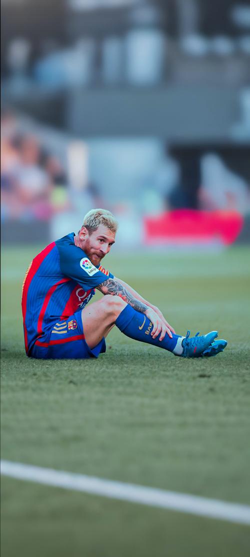 单场打入两粒头球，孔德是欧冠改制以来巴萨球员第一人（孔德单场双头破门，成为欧冠改制后巴萨第一人）