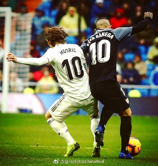 托纳利：丹-伯恩能胜任防线任何位置；纽卡主场氛围非常疯狂（托纳利：丹-伯恩能踢后防各位置，纽卡主场氛围太疯狂）