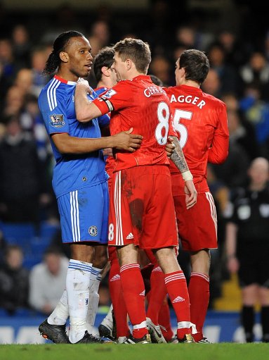 你心目中的历史第一人是谁？哪怕是年轻球迷，也会选择乔丹（历史第一人究竟是谁？就连年轻球迷也指向乔丹）