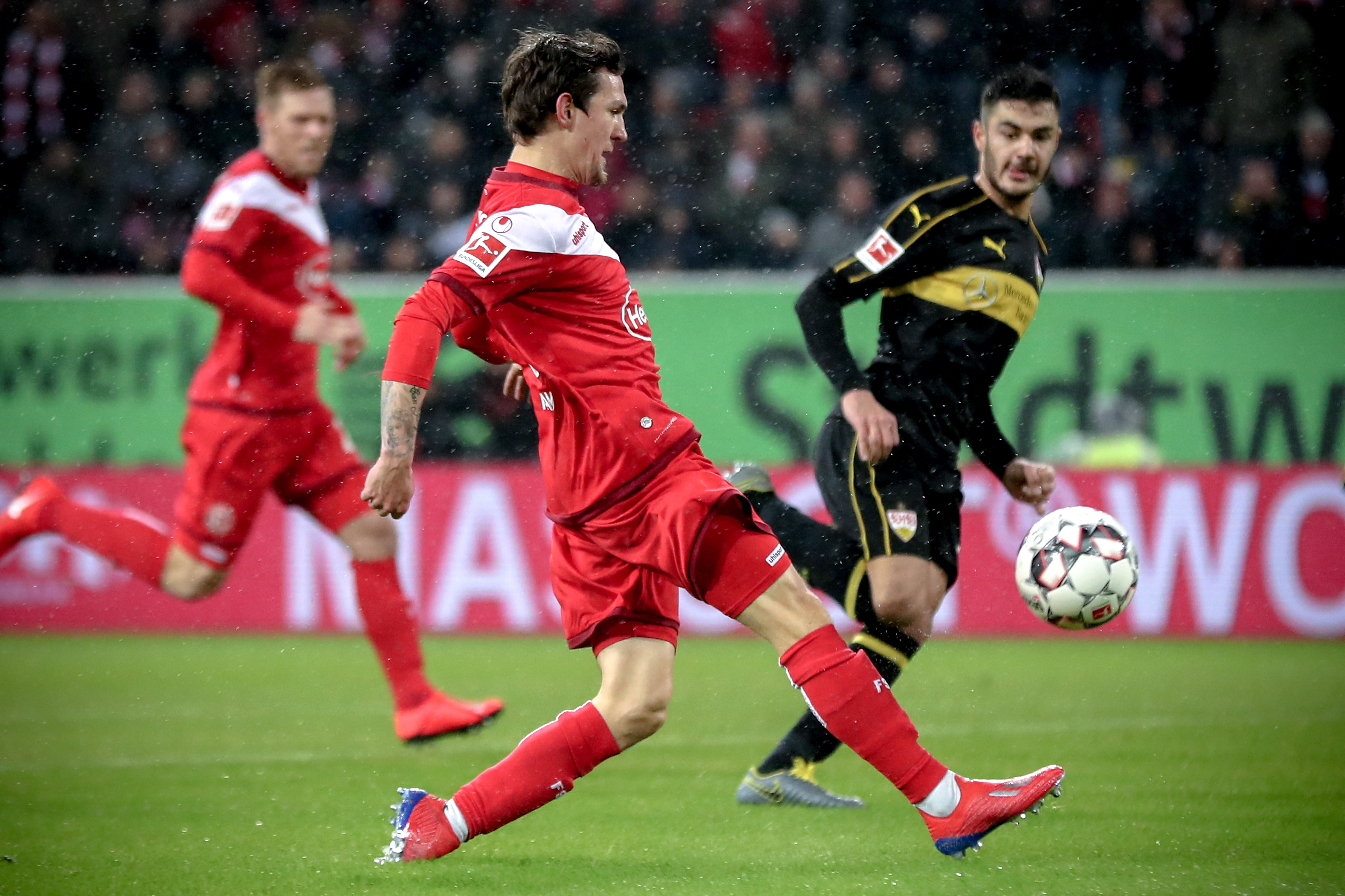 FM：尤文、斯图加特和洛里昂关注法国U20主力右闸贝尤库（FootMercato：尤文、斯图加特与洛里昂有意法国U20主力右后卫贝尤库）