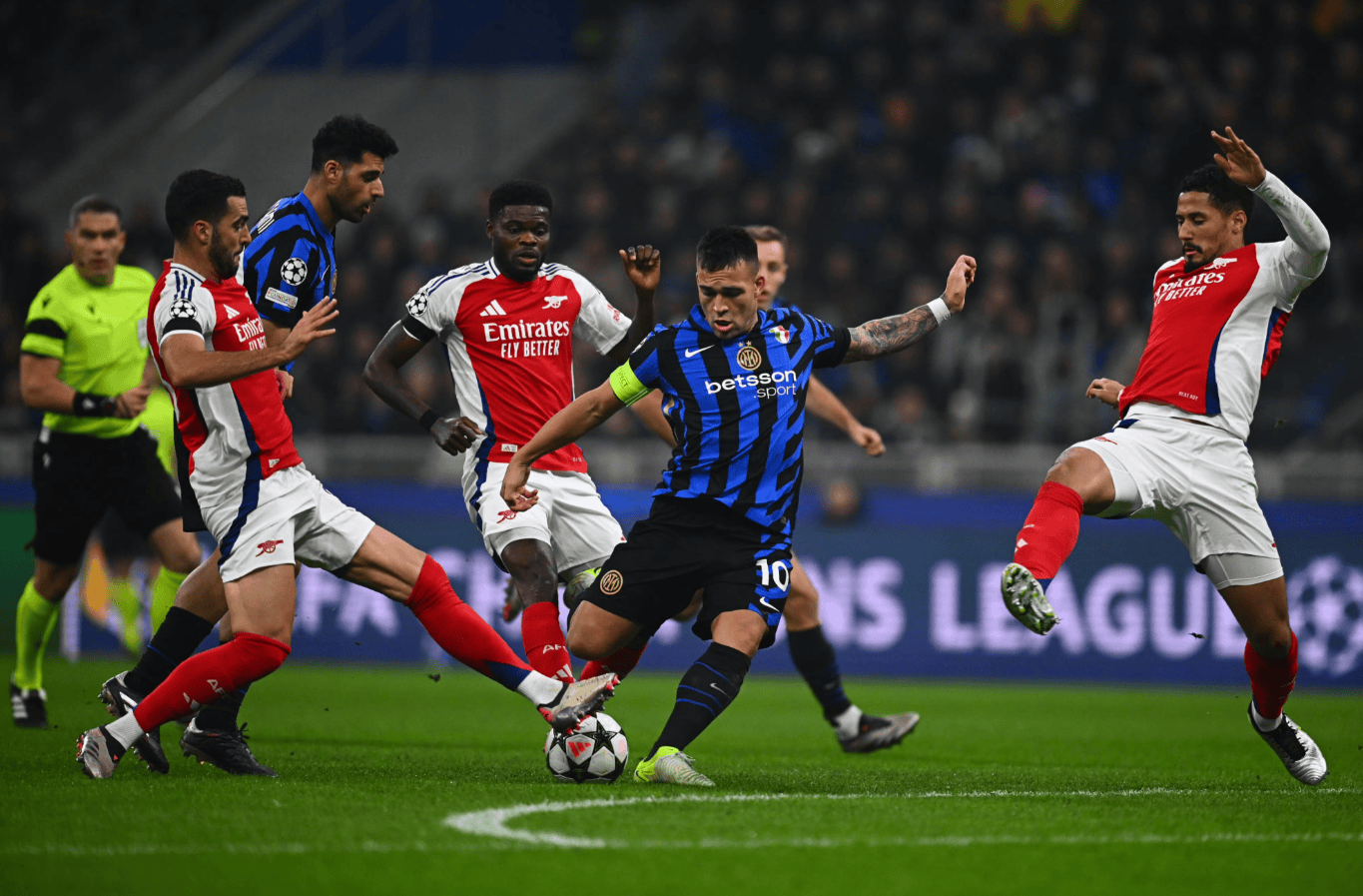 无力回天！米切尔全场28中15，暴砍42分3篮板3助攻（独木难支！米切尔28投15中轰42分3板3助仍难救主）