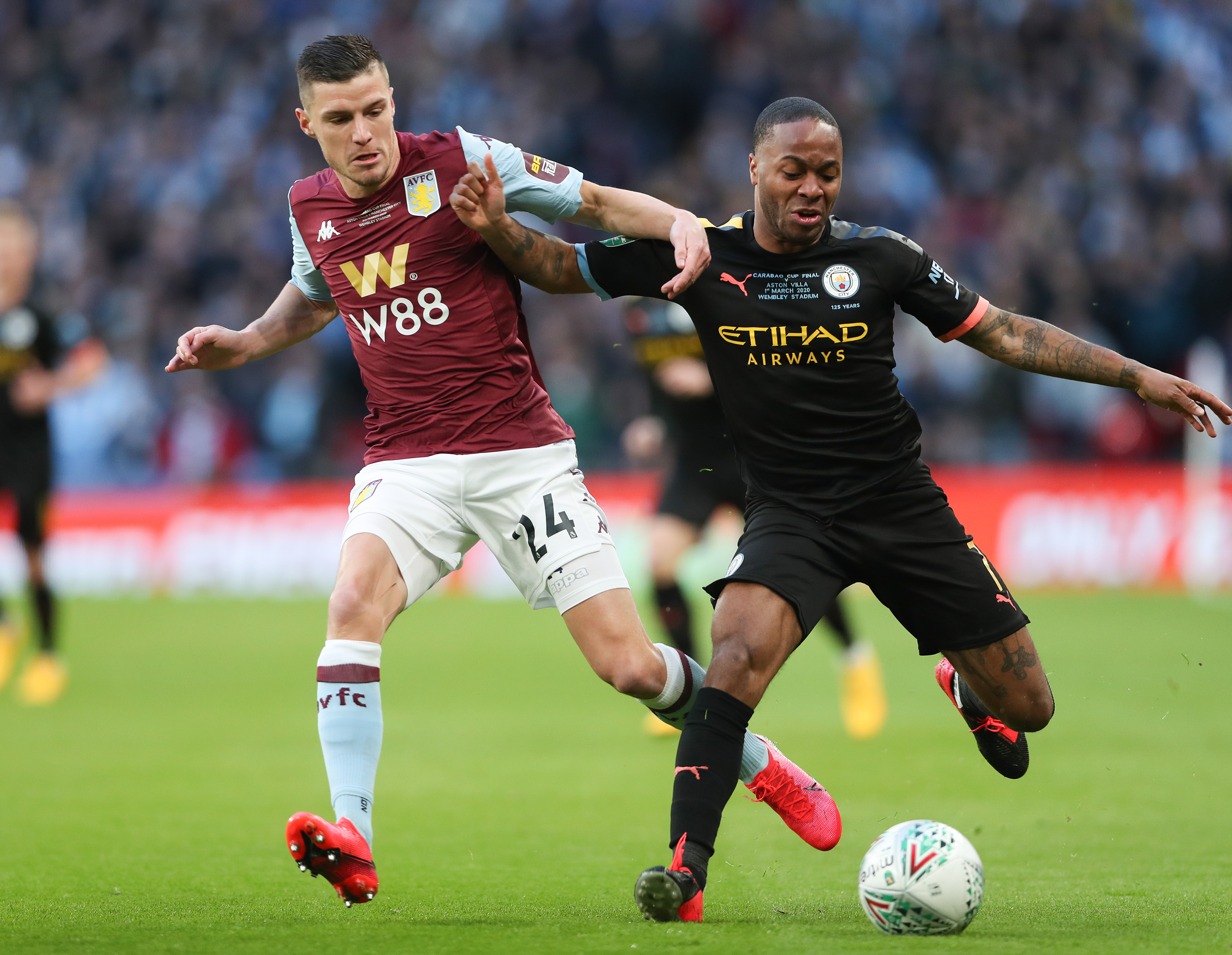 梅西太内向了，主持人说第一句就想拿着奖杯走，不到三年拿四冠（梅西被调侃太内向：刚开口就想捧杯走人，三年未满豪取四冠）