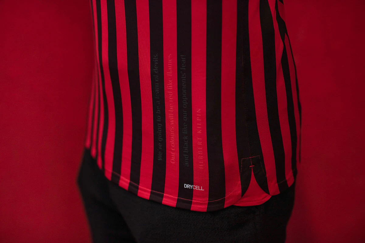 暖心！独行侠队今天为欧文的女儿阿祖莉·欧文送上生日祝福（独行侠今日为欧文女儿阿祖莉送上暖心生日祝福）