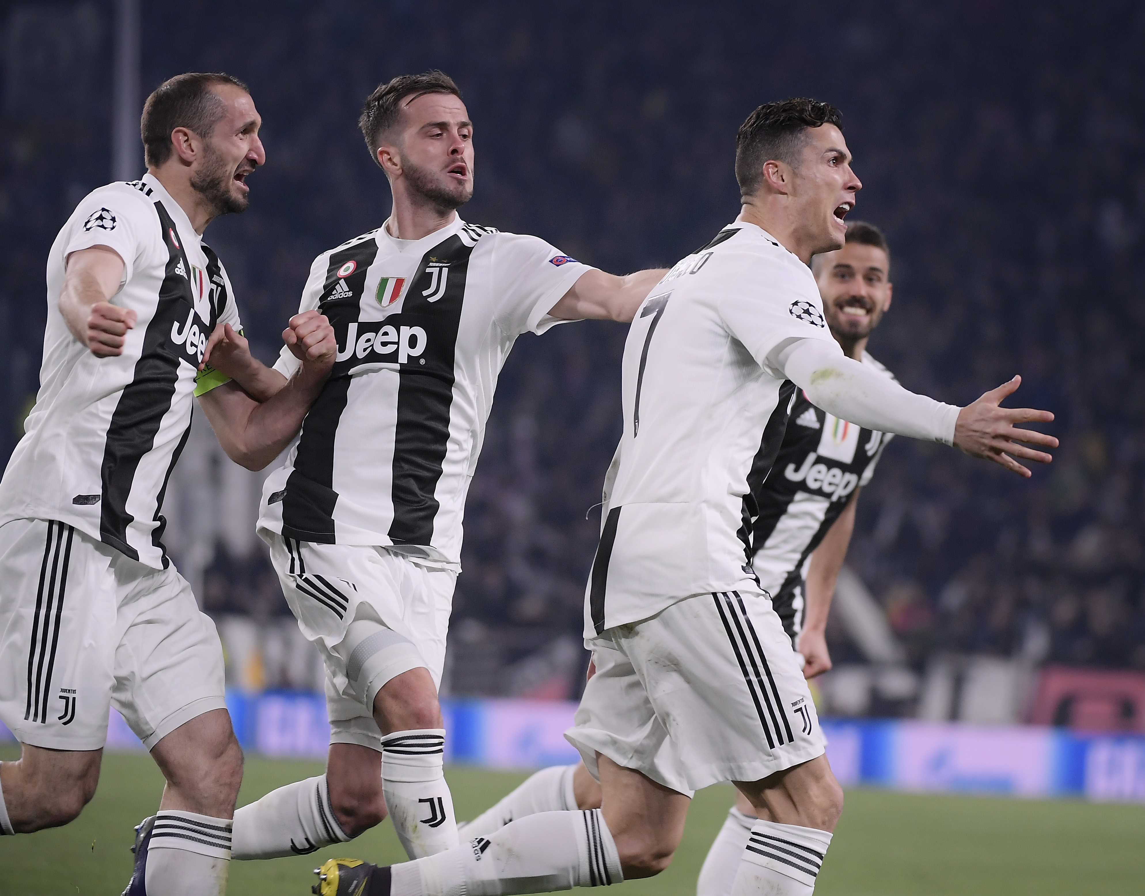 马卡：C罗将合伙在马德里开办夜总会，合伙人是夜场大亨（马卡：C罗将与夜场大亨联手在马德里开设夜店）