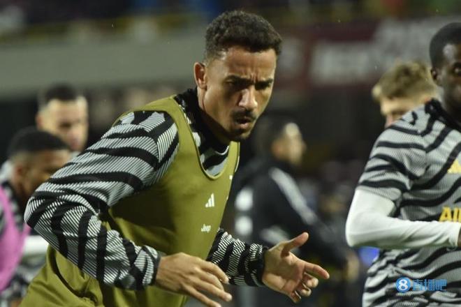 欧冠最新积分榜：阿森纳6战全胜领跑，曼城升至第4&皇马第7（欧冠积分榜更新：阿森纳六战全胜居首，曼城升第4，皇马排第7）