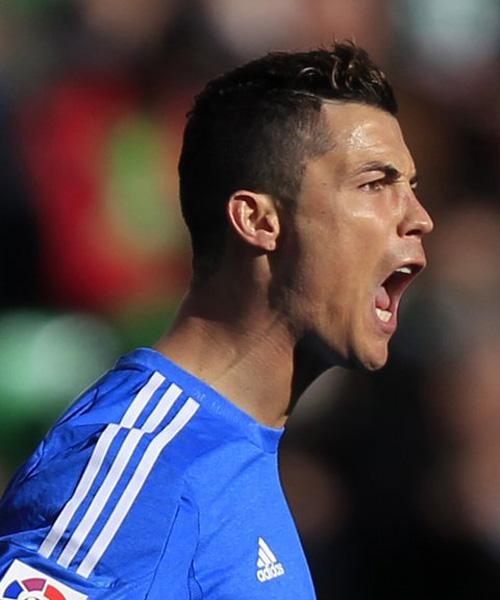 土鸡PK桑巴！国际排联认证这是本届VNL至今最激烈的强强对话！（土鸡大战桑巴：国际排联认定为本届VNL迄今最火爆的强强对决）